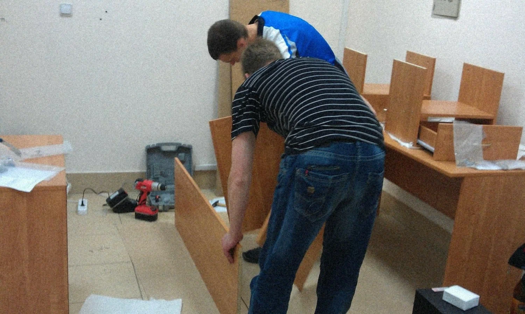 Сборка офисной тумбы