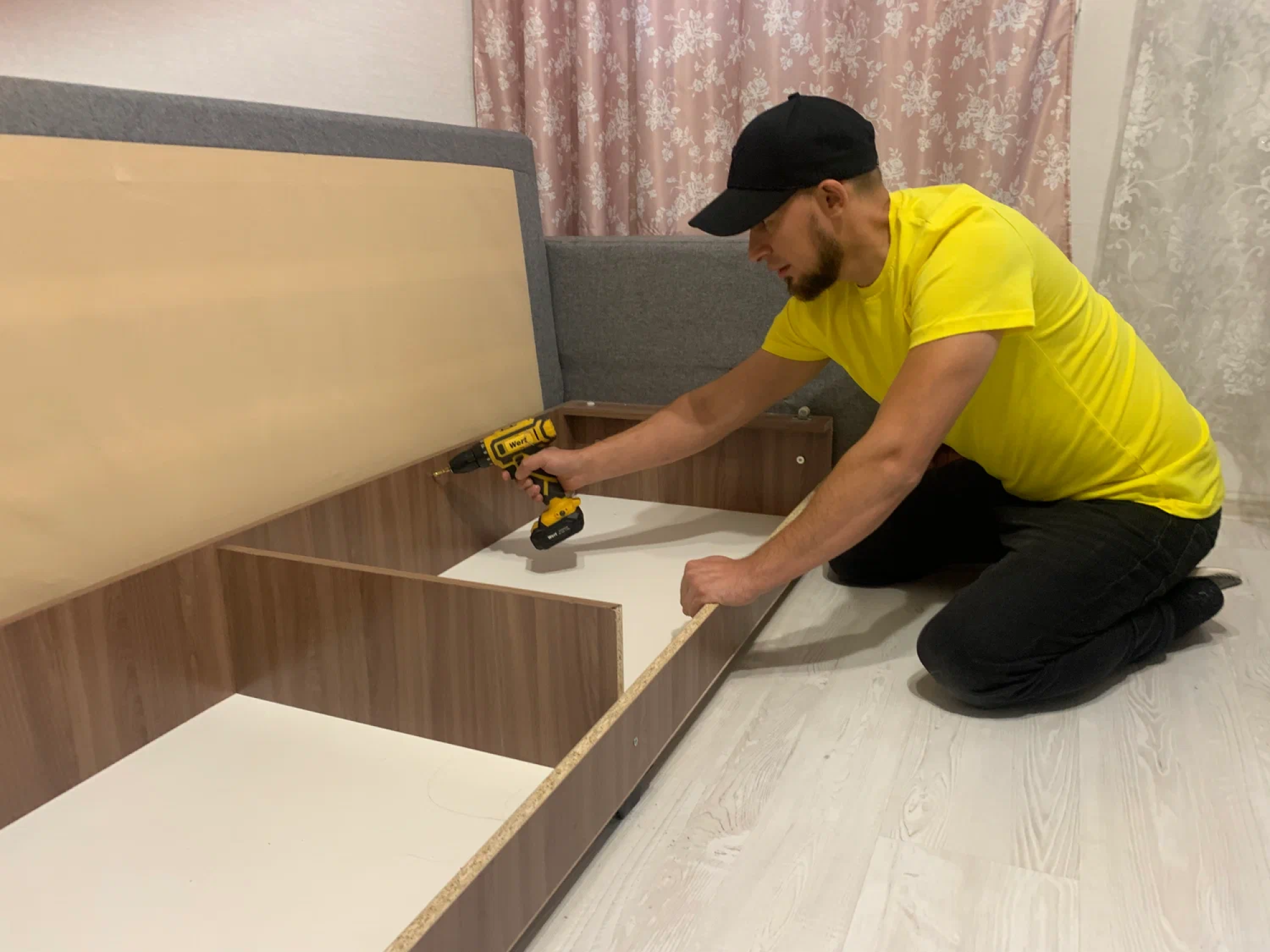 Сборка кухонного раскладного стола