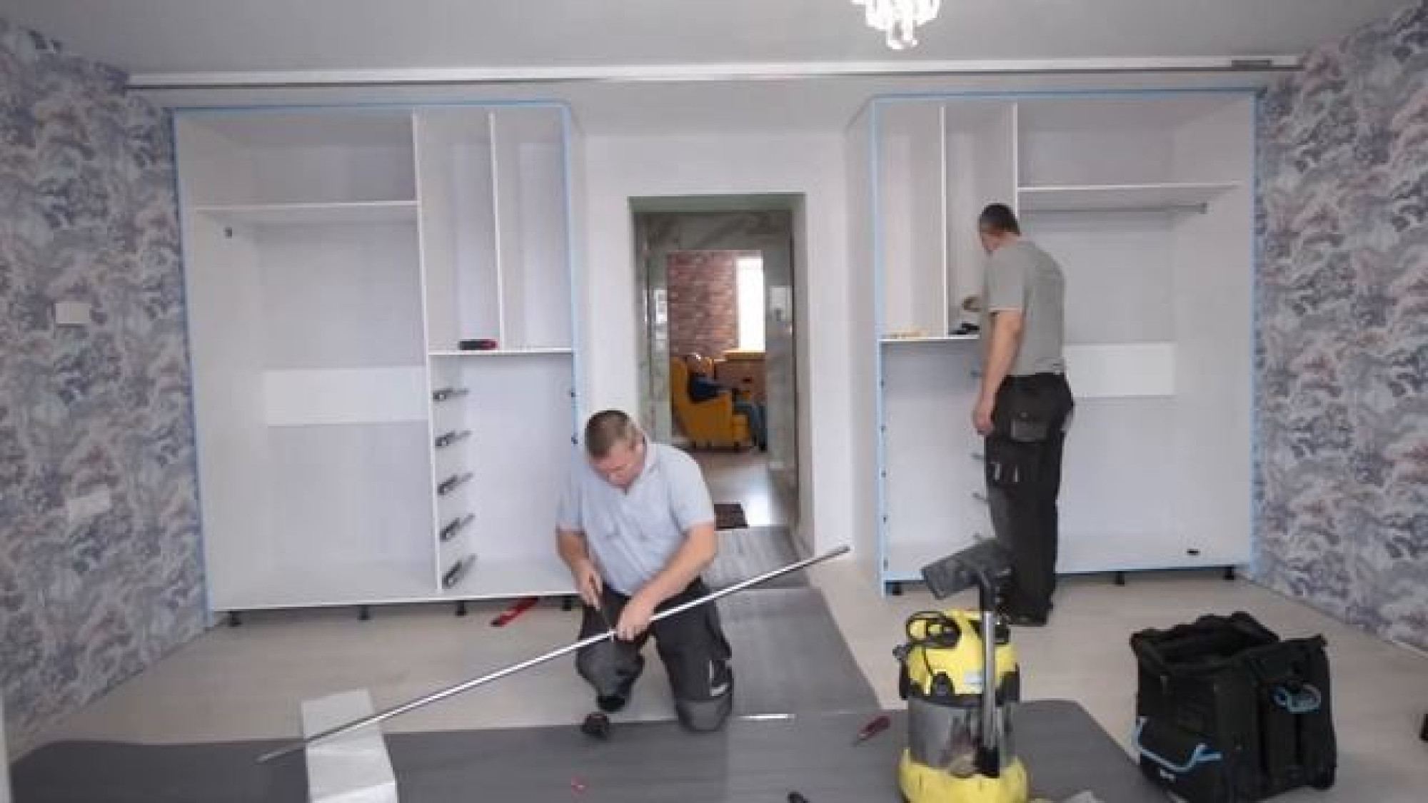 Разборка шкафа-купе двухдверного