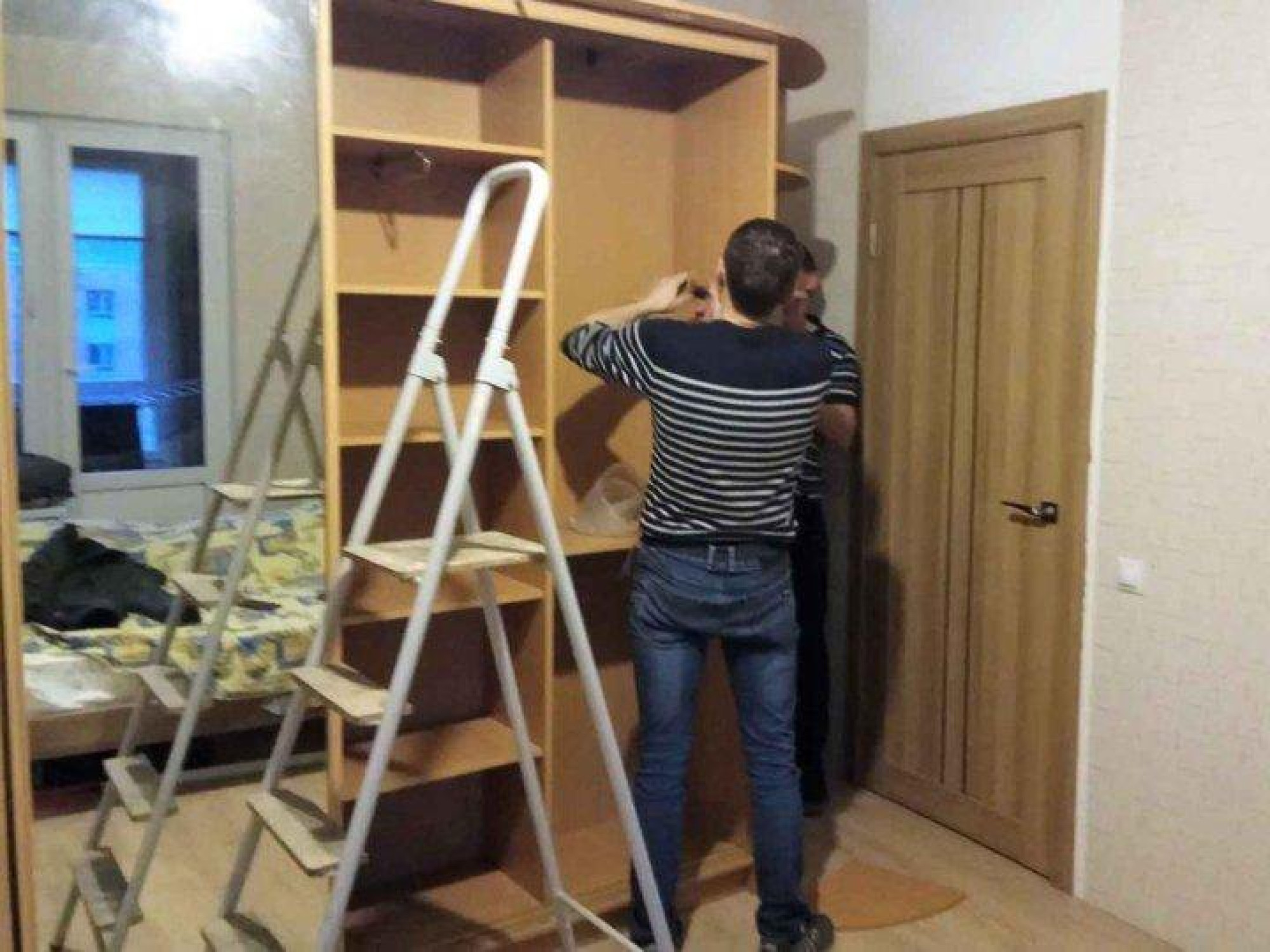Сборка многосекционного углового шкафа